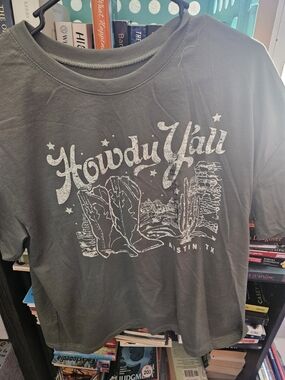 Howdy Y'all Austin TX Graphic Tee - Olive Green. New Without Tags XXL. Juniors